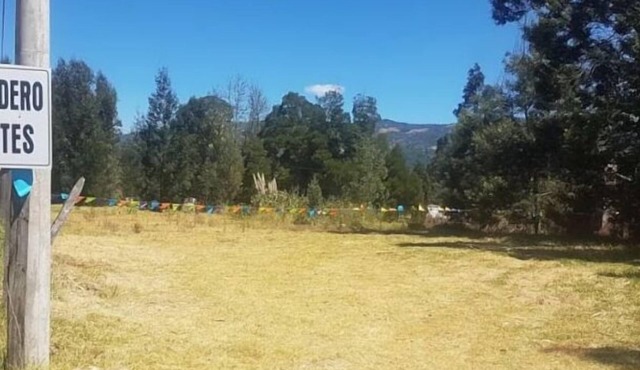 Beautiful adobe house in the countryside via a laguna de tota