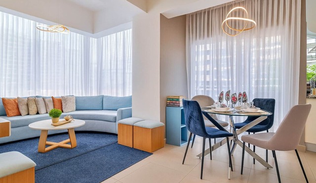 Beautiful and Comfy City Center 1BR Apt, Full AC, Gym, Near All.