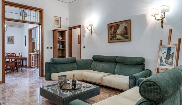 Beautiful and spacious modern apartment in Florence, located in the quiet and well-connected Campo di Marte area. Situated on the first floor, the apartment can accommodate up to 7 guests with 2 double beds and 3 single bed, arranged across 4 bedrooms. I