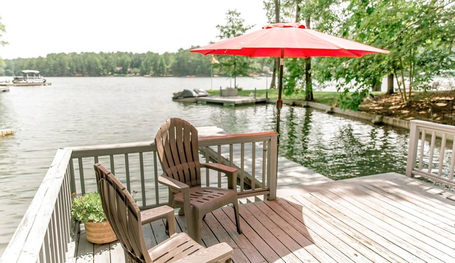 Beautiful and Spacious home on the Lake! Spring and Summer dates available!