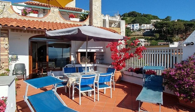 Beautiful apartment for 9 people with A/C, WIFI, TV and terrace