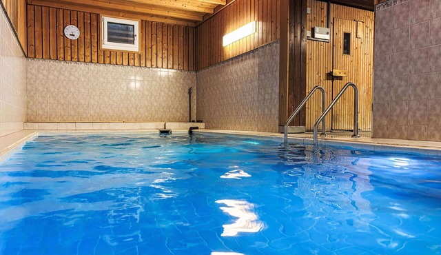 Beautiful apartment for 4 guests with WIFI, pool, TV, balcony and panoramic view