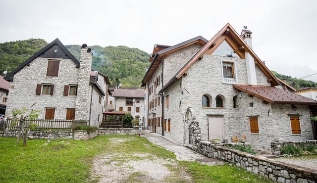 Beautiful apartment for 5 people with WIFI, TV, patio, pets allowed and parking