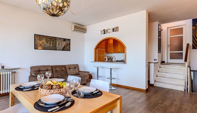 Beautiful apartment for 4 guests with WIFI, A/C, TV and terrace