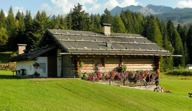 Beautiful apartment for 9 guests with WIFI, TV and pets allowed