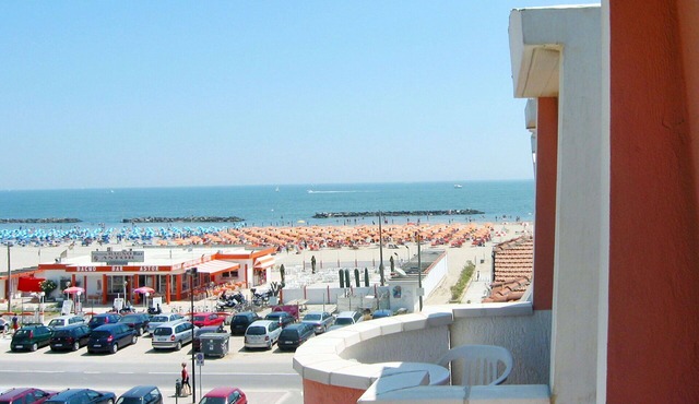 Beautiful apartment for 4 people with WIFI, A/C, TV, terrace and pets allowed
