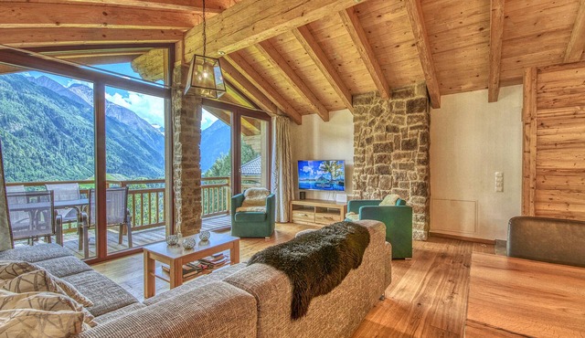 Beautiful Austrian style Chalet at the ski slope