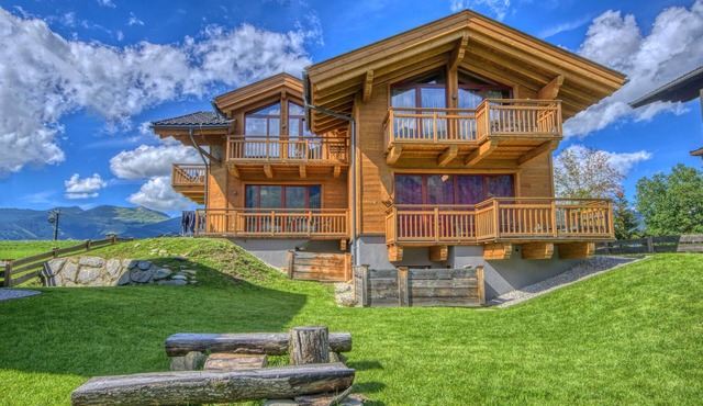 Beautiful Austrian style Chalet at the ski slope
