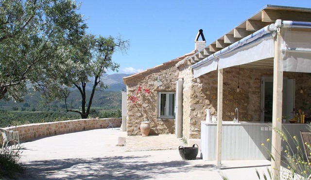 BEAUTIFUL AUTHENTIC HOUSE ON TOP OF A MOUNTAIN, WIDE VIEW OVER SEA AND MOUNTAINS