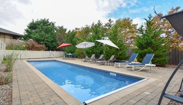 Beautiful backyard, pool, deeded beach rights!