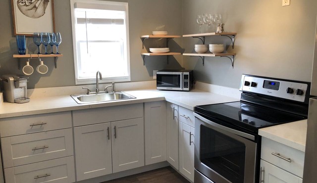 Beautiful Beach Bungalow in Leucadia GREAT location.
