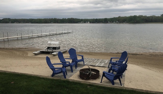 Beautiful beach house, luxury family retreat - 227 ft sandy beachfront! Hot Tub!