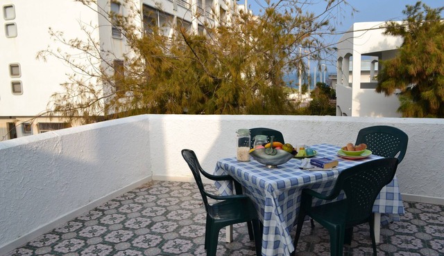 Beautiful Beachfront Apartment in Central Location with Spacious Balcony