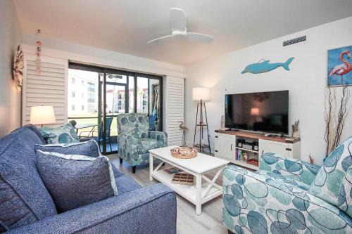 Beautiful Beachfront Condo Steps From The Beach On Sanibel Island 2D1