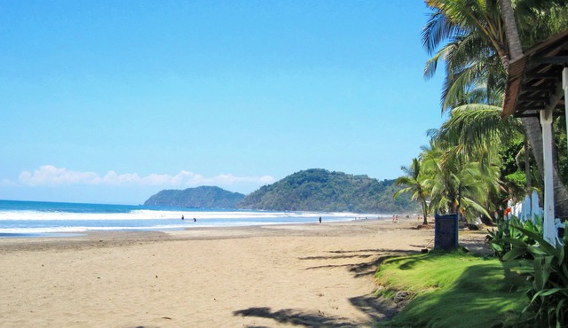 Beautiful beachfront condo! Three Gifts Condominium Resort Beach Club!