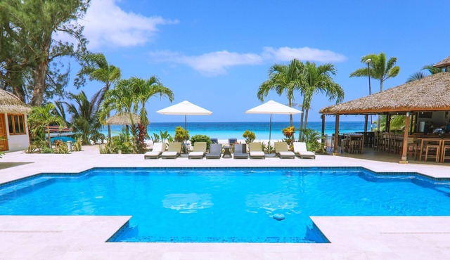 Beautiful Beachfront Villa With Private Pool and Bar Fully Staffed