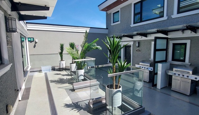 Beautiful Bright 3 Bedroom Townhouse