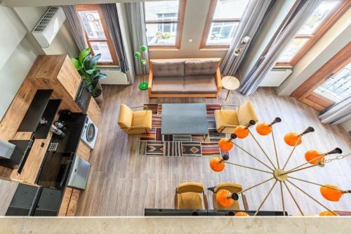Beautiful Bright Cool Modern 1BD Balat Loft! #329