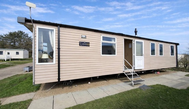 Beautiful caravan at Skipsea Sands ref 41029WF