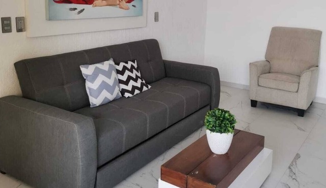 Beautiful, central and spacious apartment, 10 minutes from the beach on foot
