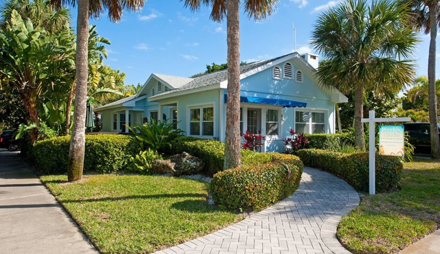 Beautiful Clearwater Beach Home just across from the Beach - Drive to your door.
