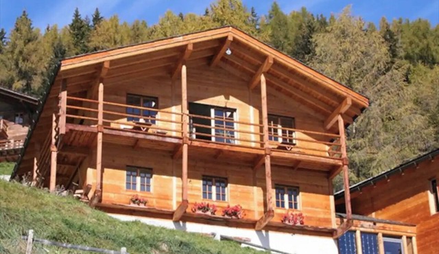 Beautiful, comfortable chalet for 8 people with a splendid view. Bright and spacious, on two floors,