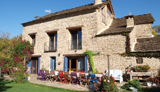 Beautiful complete eco-house, 15 people