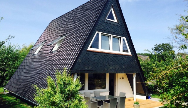 Beautiful, completely renovated only roof house! 150m to the loop.