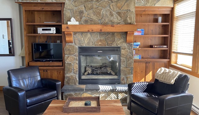Beautiful condo close to ski lift and village