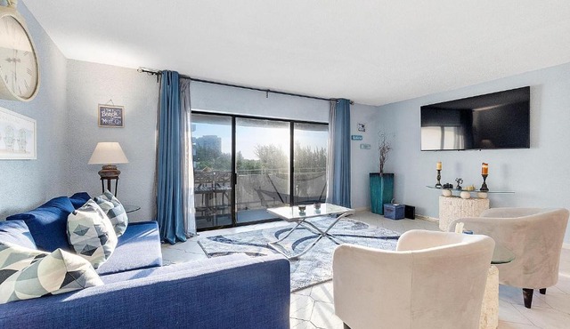 Beautiful Condo on the Beach in Freeport, Bahamas!