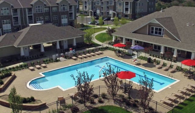 Beautiful & Convenient B&B Location with Airport Pick up & Drop Off!.