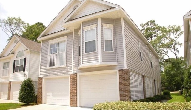 Beautiful Cottage in NMB - Linens and Cleaning included, No Motorcycles