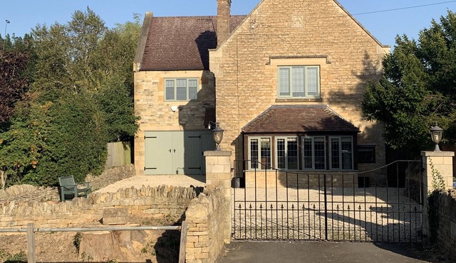 Beautiful Cotswold historic home in the heart of the countryside
