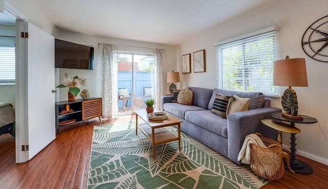 Beautiful cottage by the bay in Mission Beach