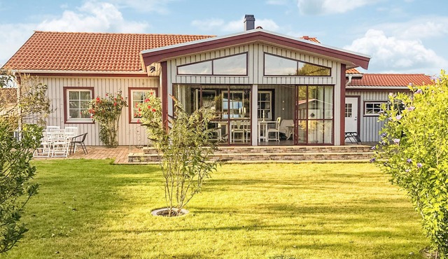 Beautiful cottage on child-friendly property in the cozy area Simrislund.