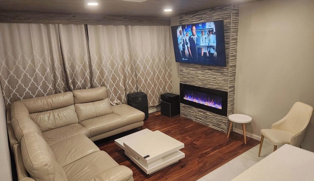 beautiful, cozy private and quiet house + heat garage -EV charger - NO BASEMENT