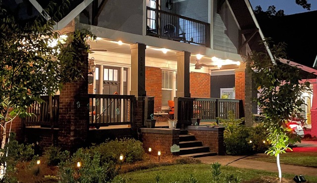 Beautiful Custom Renovated Downtown Bungalow!