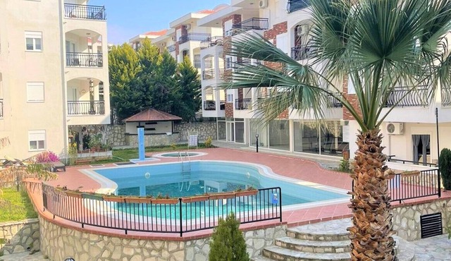 Beautiful duplex 3and4 bed home in prime location