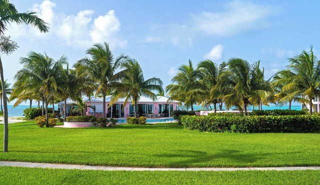 Beautiful Eclectic Decor on the Beach - Sleeps 6 guests