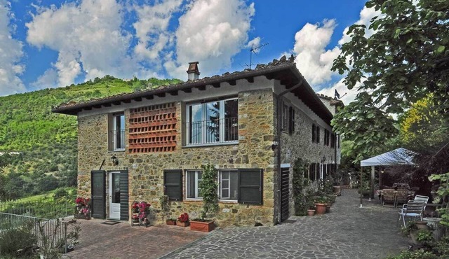 Beautiful Eco-Friendly Farmhouse:Cooking Lessons, Meals, Driver, and More !