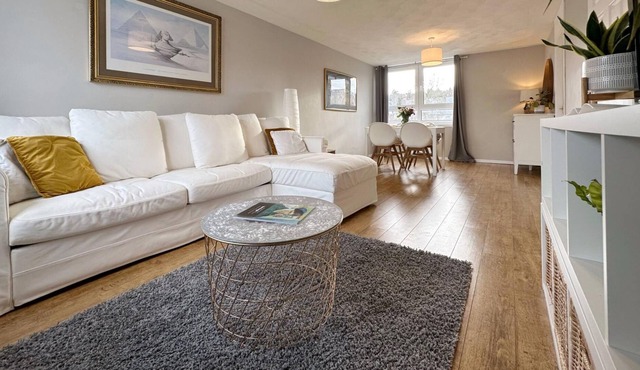 Beautiful & Elegant 2BD Scandi Style Duplex