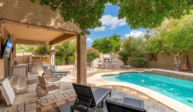Beautiful Extravagant Home in Goodyear