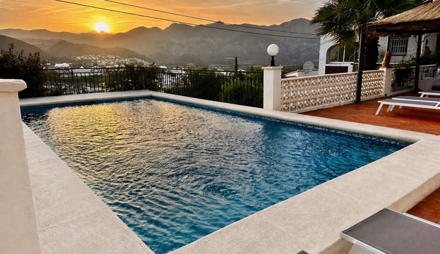 Beautiful family villa with pool. Between nature and close to the coast of Denia