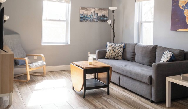 Beautiful First Flr, 2-Bedroom Apt w/Free Parking