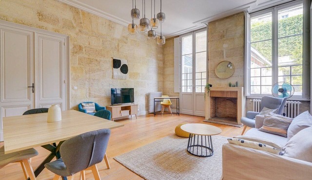 Beautiful flat with terrace and private parking