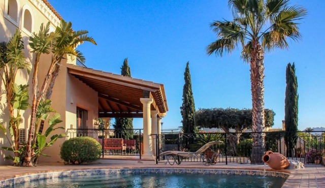 Beautiful frontline apartment in Mojacar Playa close to all amenities