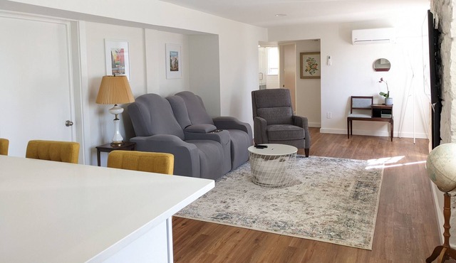 Beautiful, fully renovated 1-bedroom suite, 20 minutes from Philadelpia