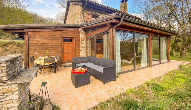 Beautiful gîte with views and shared pool