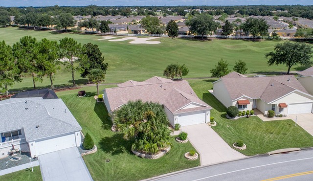 Beautiful Golf Front 3-2 on Glenview. Cable , WI-FI , Passes and Golf Cart !