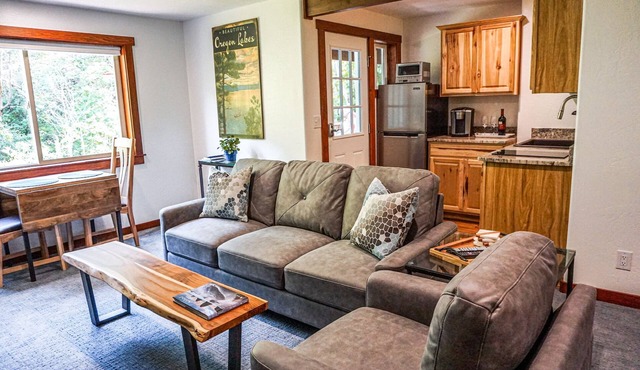 Beautiful Guest Suite with Private Deck Overlooking Forest and Waterfall